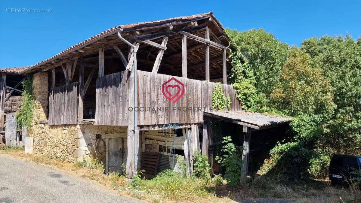Maison de village avec grange et terrain - photo 2