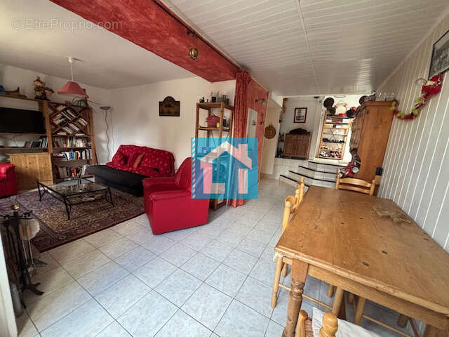 Maison à DONVILLE-LES-BAINS