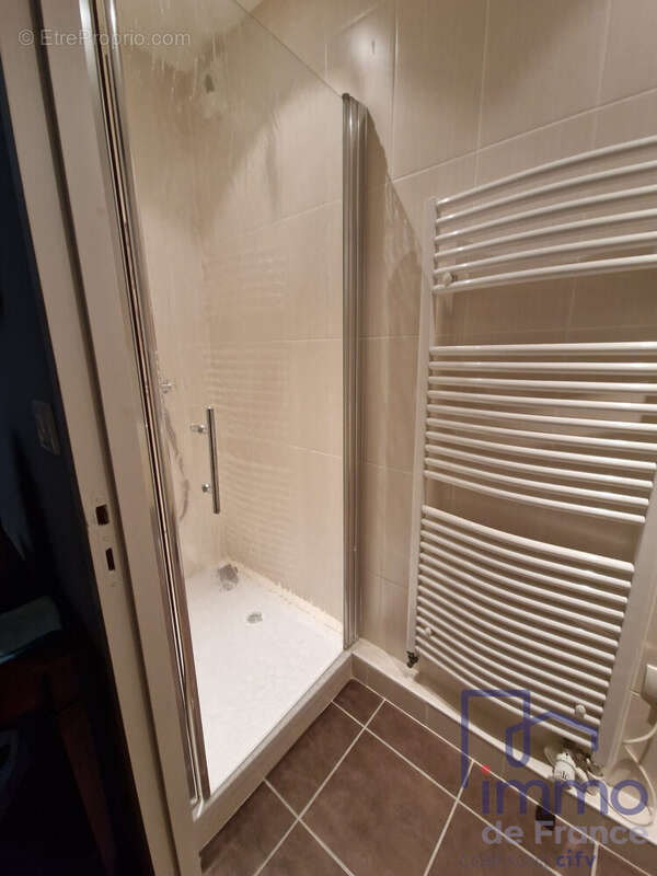 Appartement à SAINT-JUST-SAINT-RAMBERT