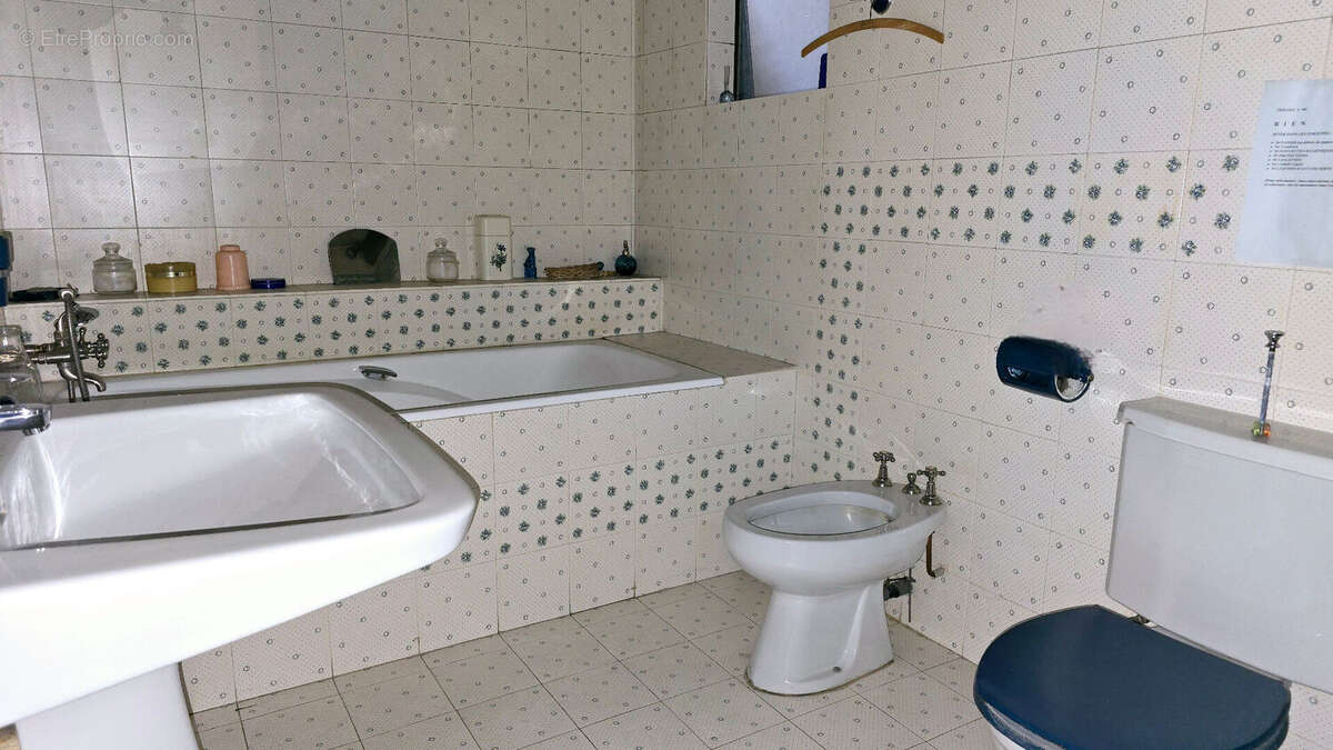 Appartement à ENTRECHAUX