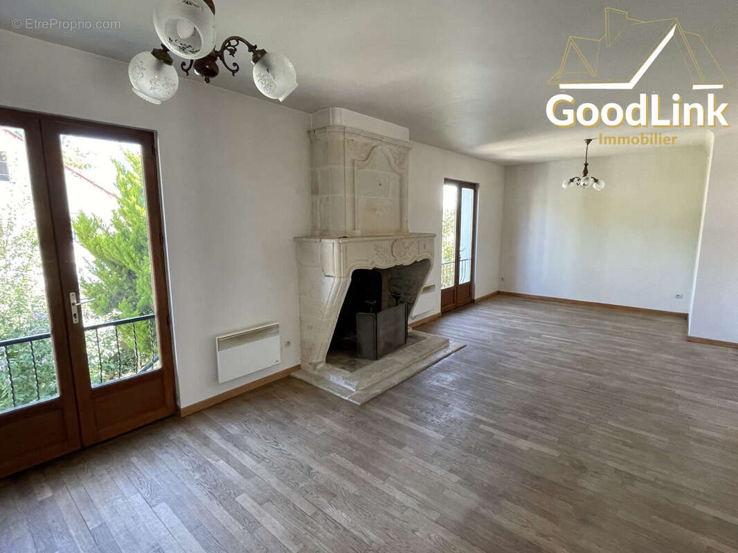 Maison à SAINT-FARGEAU-PONTHIERRY