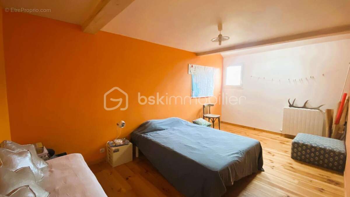 NANTES - Quartier St Jacques : Maison d'env. 200m², 4 chambres, garage et jardin - photo 12