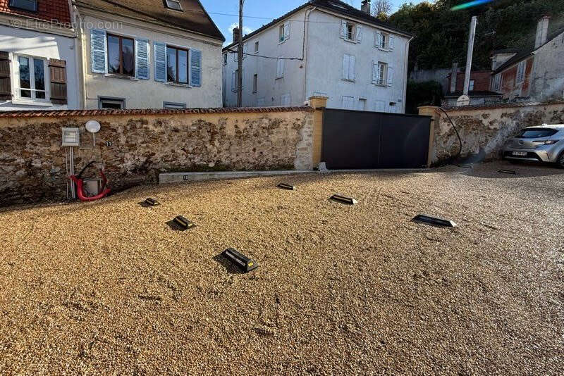 Parking à LA FERTE-SOUS-JOUARRE