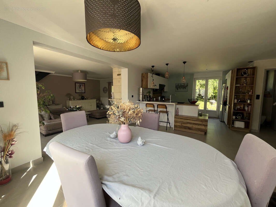 Maison à LA CHAPELLE-LA-REINE