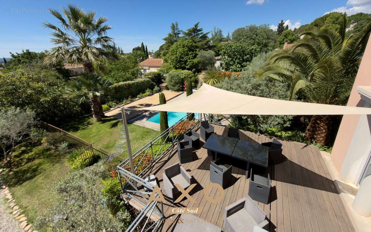Eguilles - maison - 194 m² - t6 - piscine - terrain 1 072 m² - 1 195 000  - photo 2