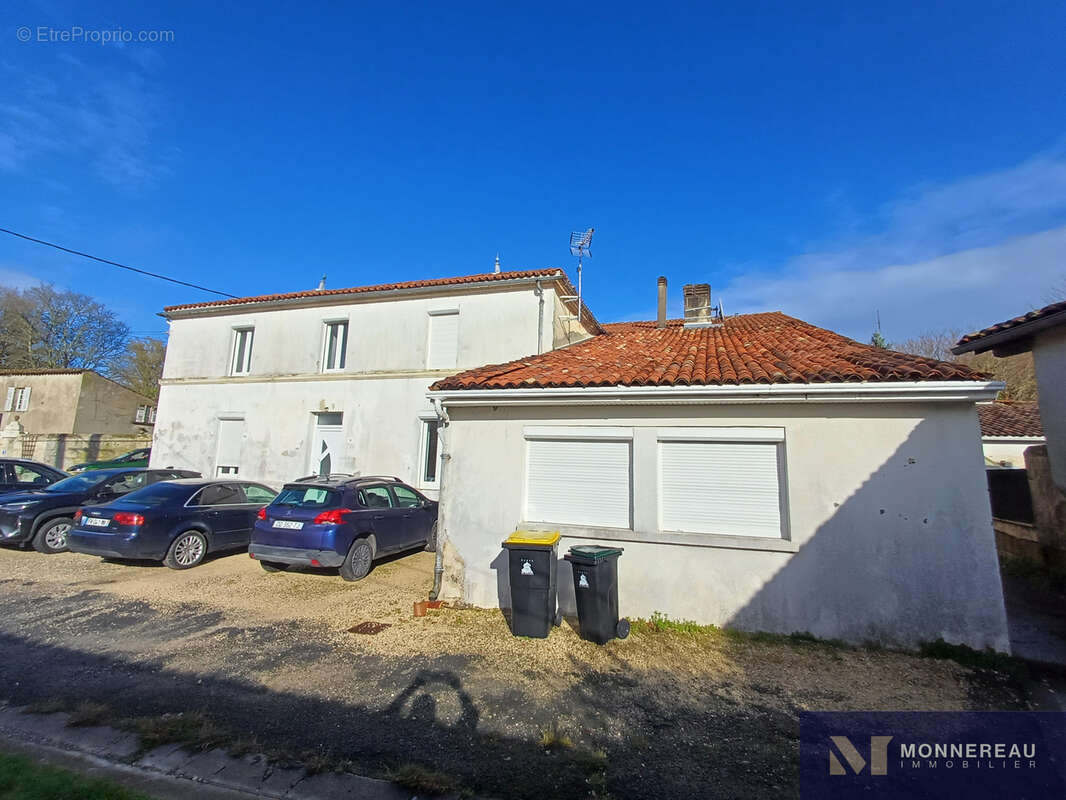 Maison à JONZAC