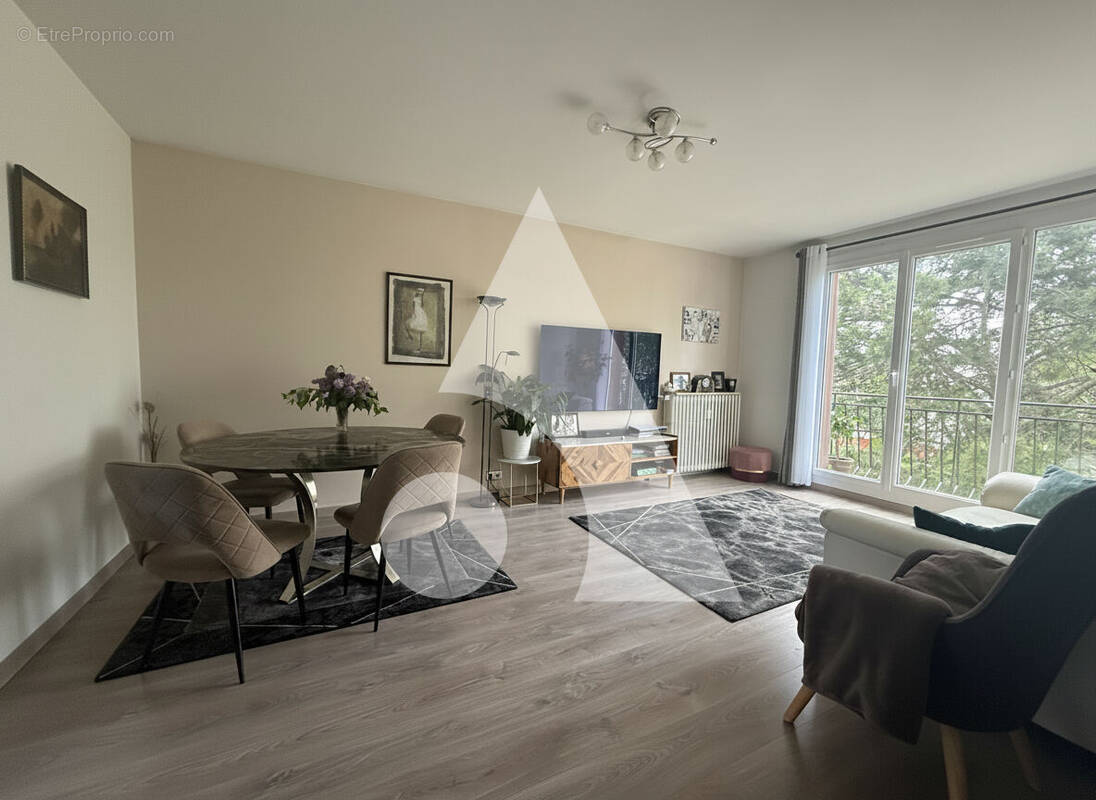 Appartement à ENGHIEN-LES-BAINS