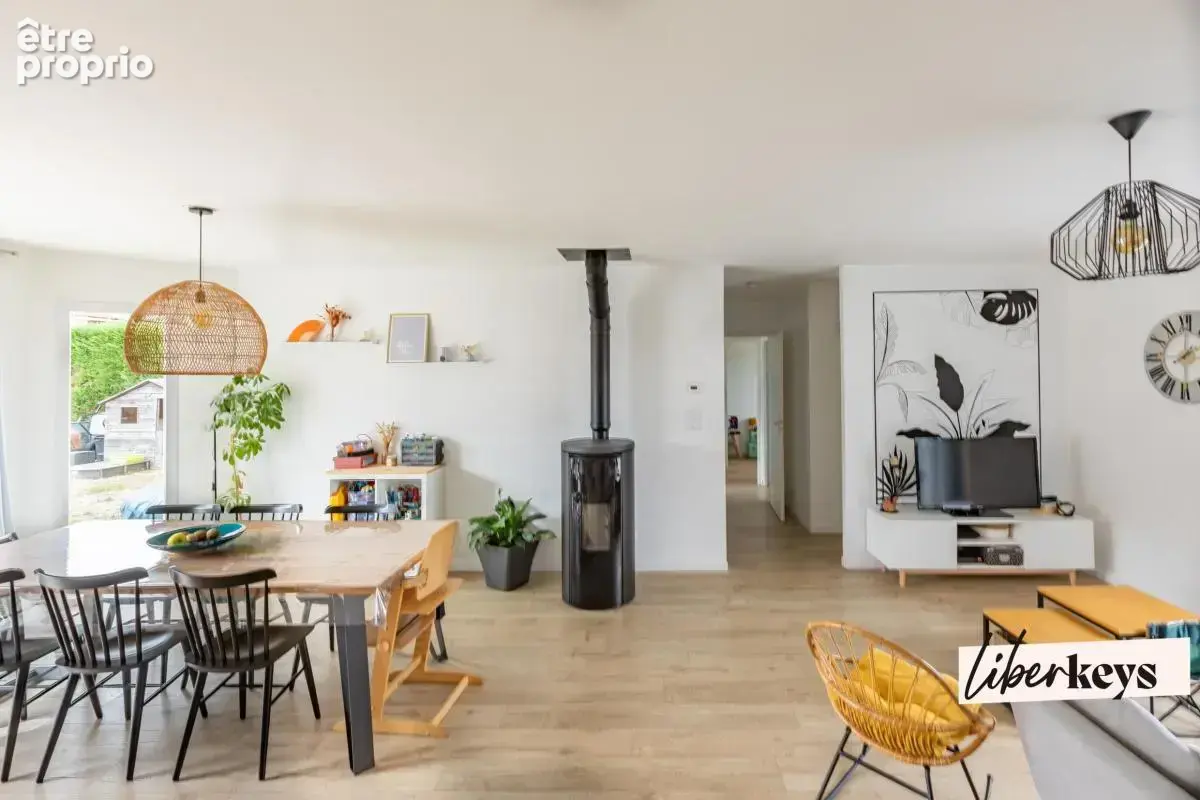 Maison contemporaine - 5 chambres - 133m2 - photo 5