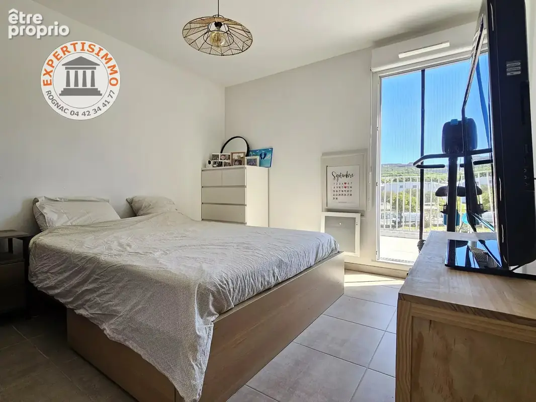 ROGNAC (13340) – Dernier étage avec terrasses panoramiques : T5 de 91 m² avec stationnements en sous-sol - photo 9