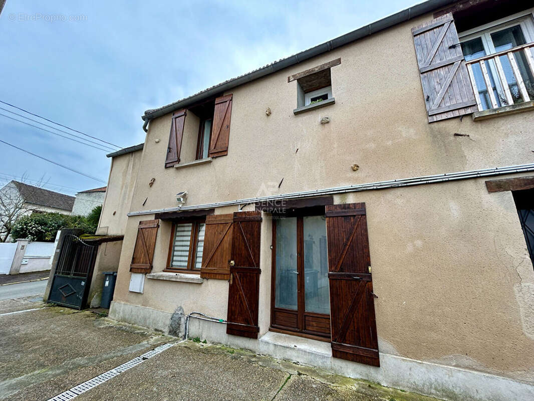 Duplex Poissy 3 pièce(s) 67 m2 - photo 9