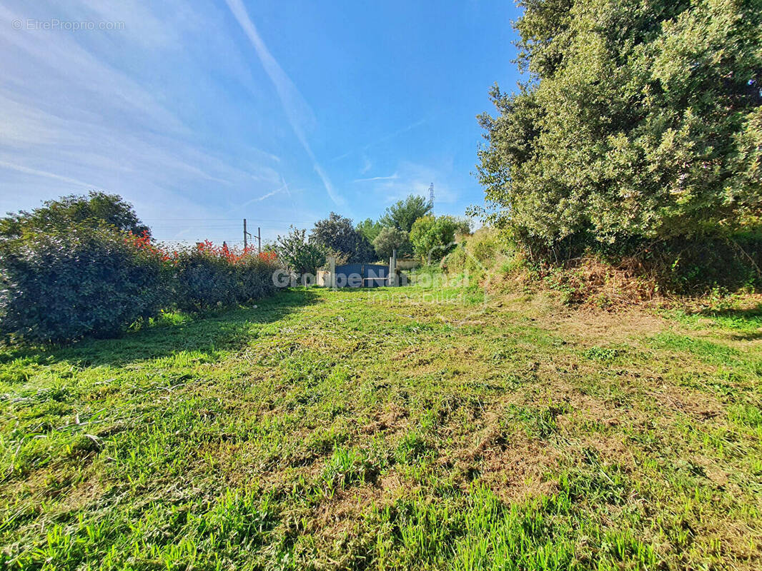 Terrain à MIRAMAS