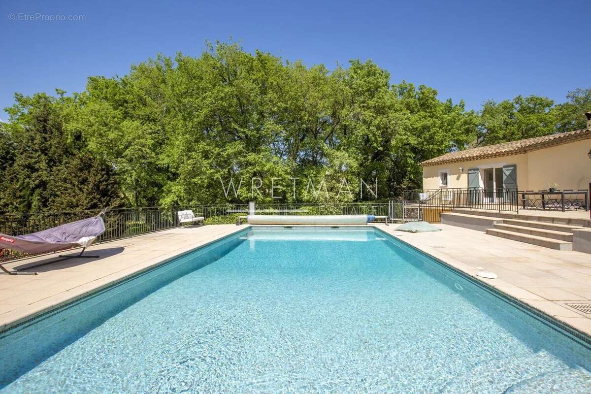 Maison à CHATEAUNEUF-GRASSE