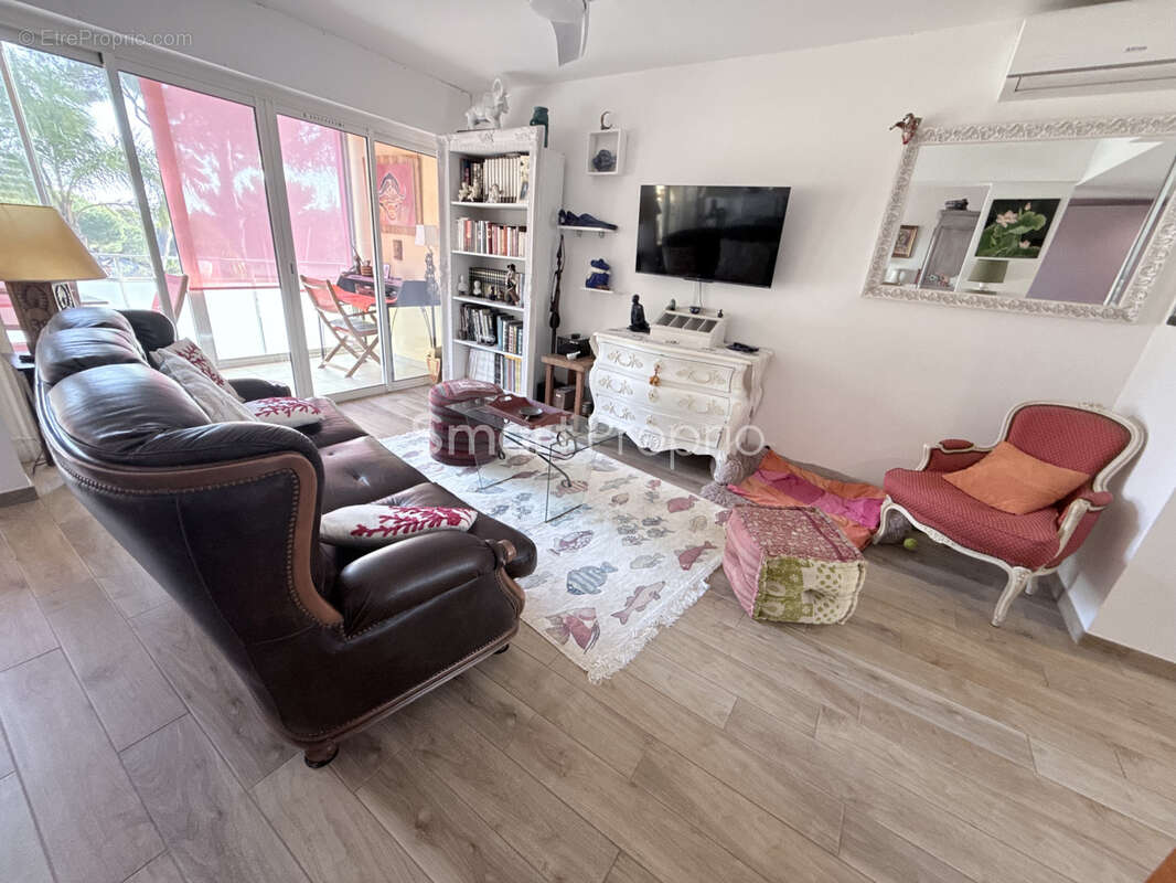 Appartement à BORMES-LES-MIMOSAS