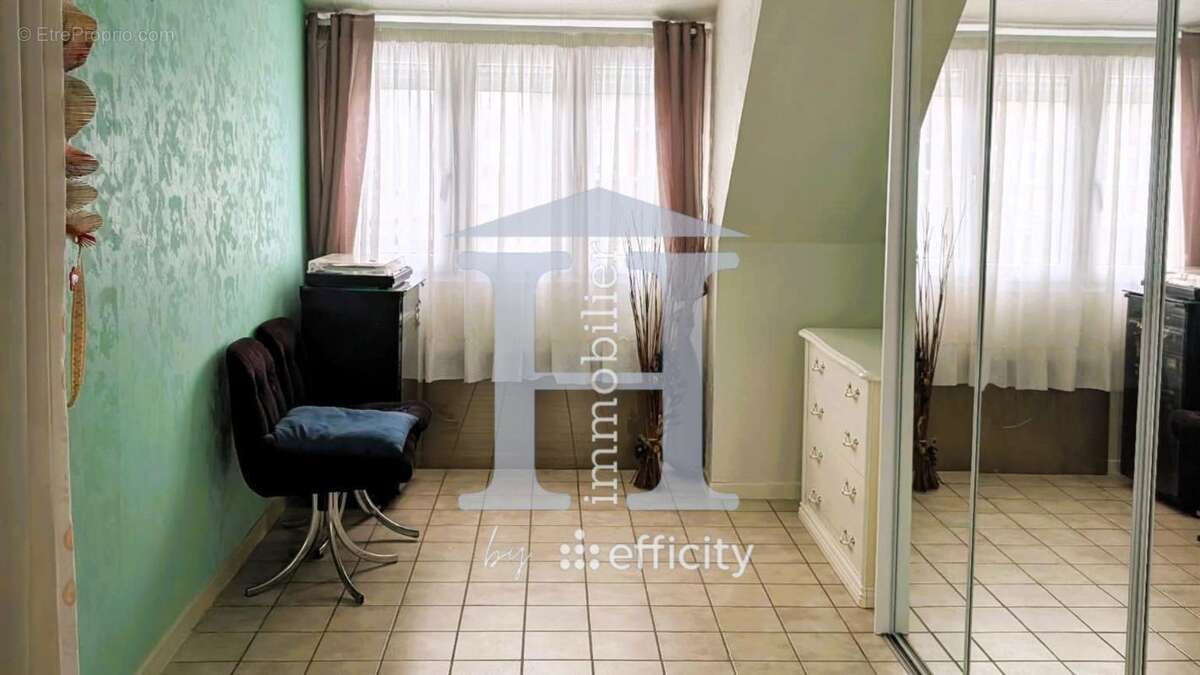 Maison à COURRIERES