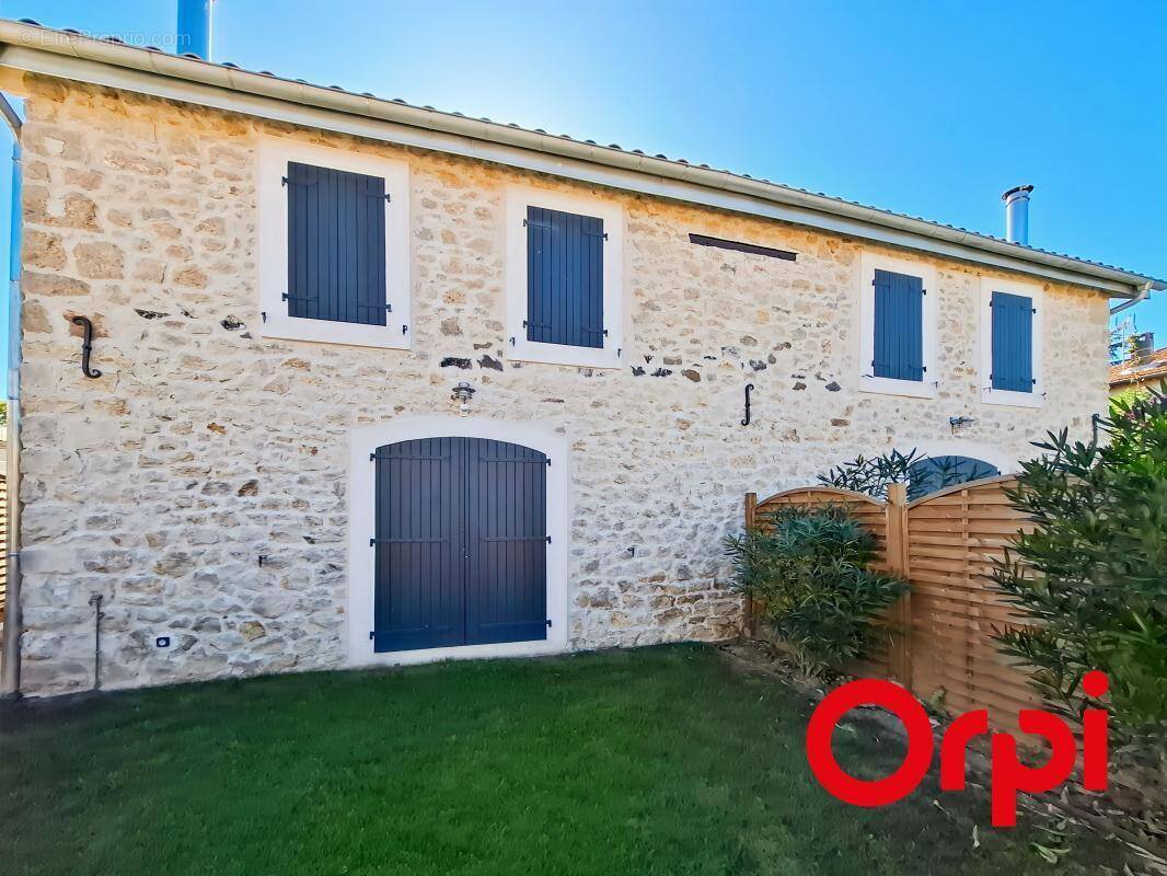 Maison à LE PUY-SAINTE-REPARADE