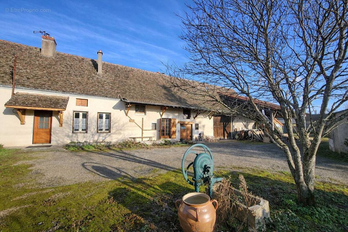 Maison à SAINT-LOUP-DE-VARENNES