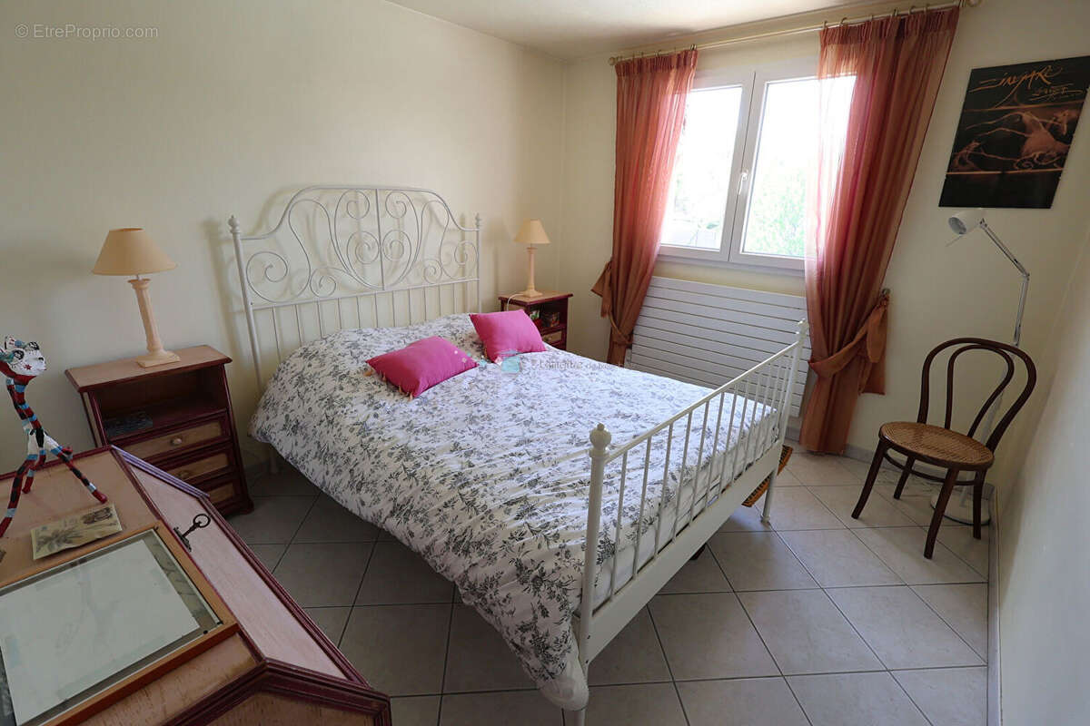 VILLA 130 m² et sous sol total sur 1575 m² de terrain avec piscine - photo 16