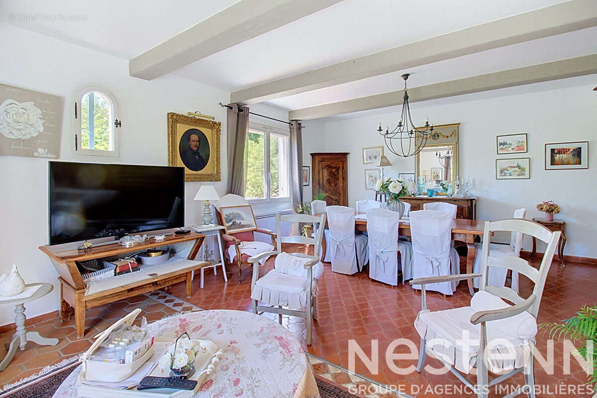 A VENDRE DRAGUIGNAN Villa 180m² avec piscine et vue dégagée - 4553m² de terrain - photo 8
