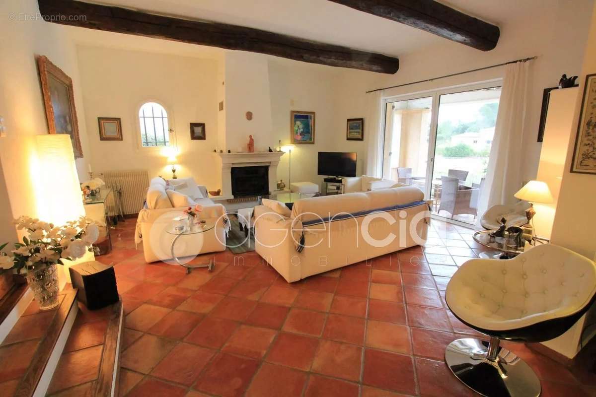 Maison à PEYMEINADE