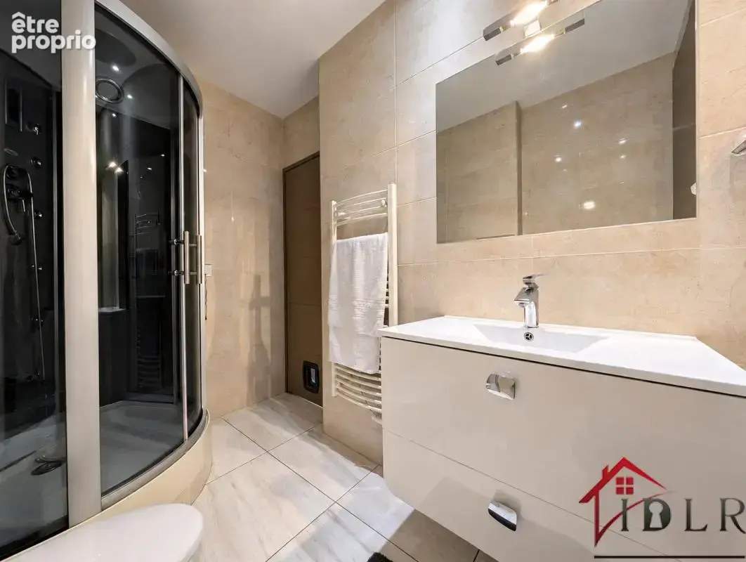 Appartement 146 m2 à Oyonnax   De l'espace pour vivre et rec - photo 5