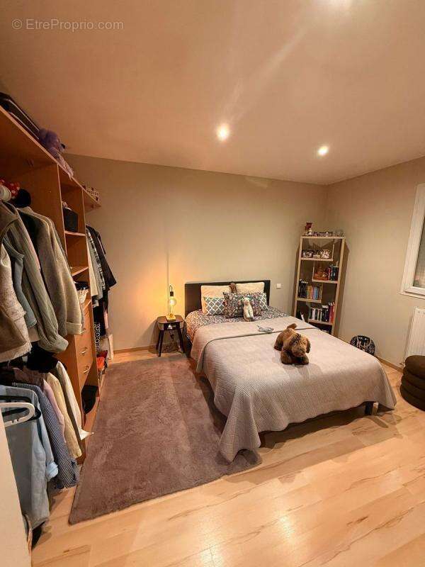 Maison à SAINT-PANTALEON-DE-LARCHE