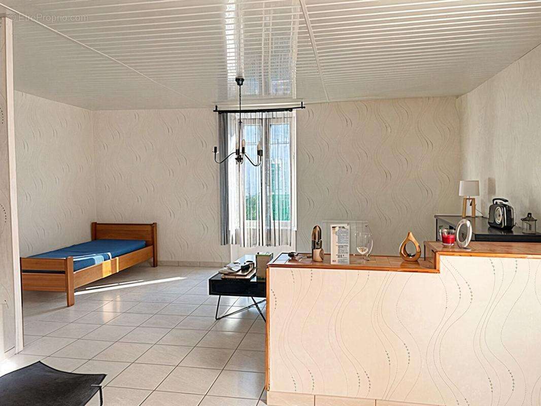 Maison à rénover avec beau potentiel - 105 m² - Proche La Rochelle - photo 3