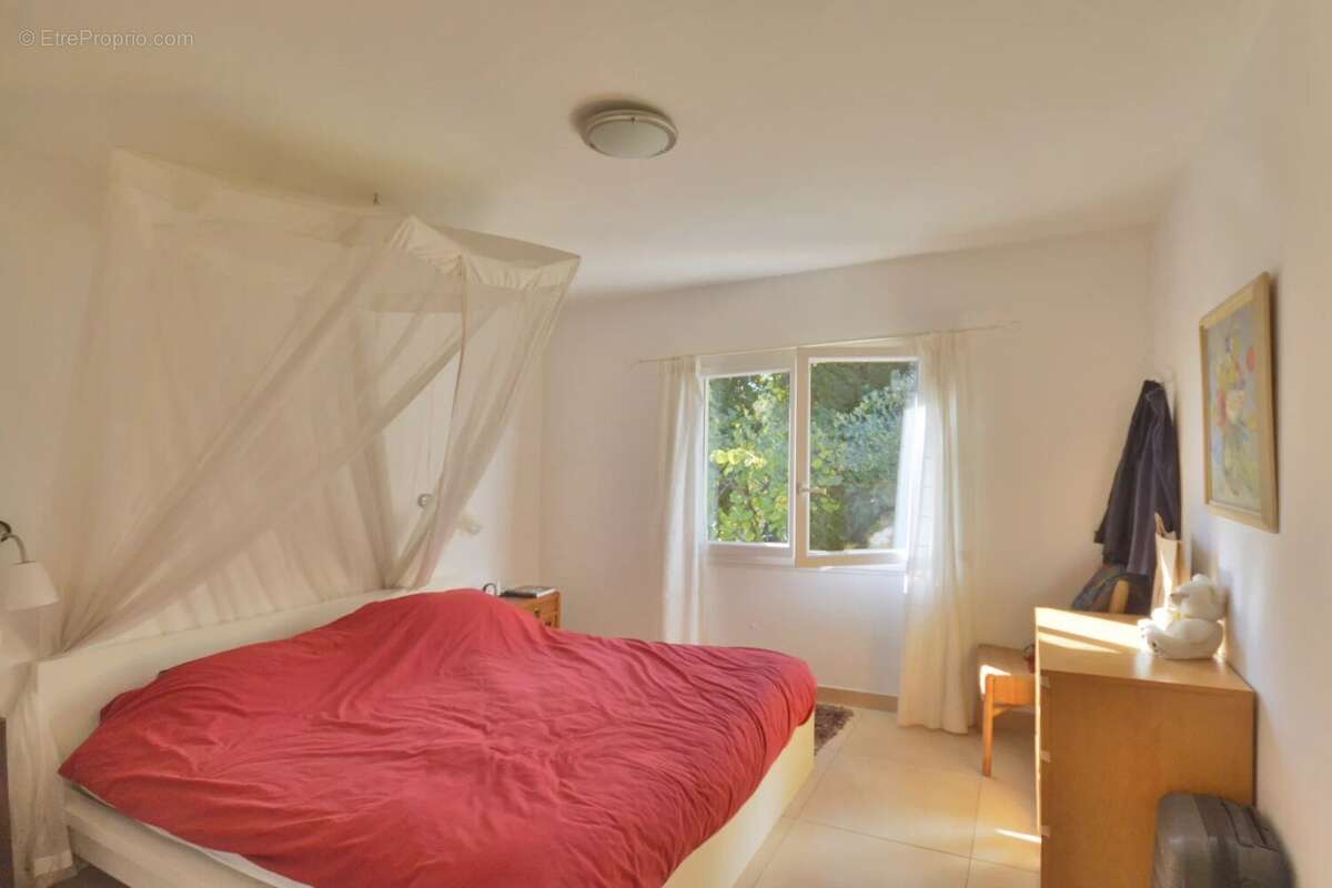 Maison à TOURRETTES-SUR-LOUP