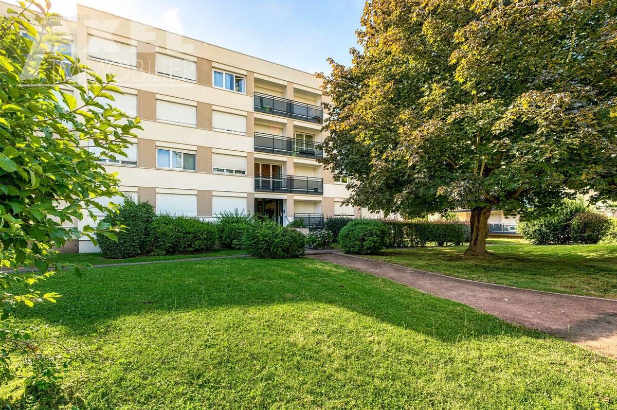 Appartement à BOIS-D'ARCY