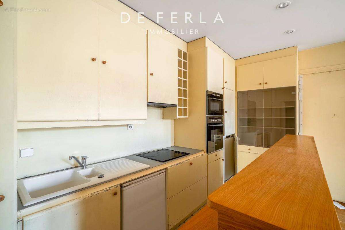 Appartement à PARIS-14E