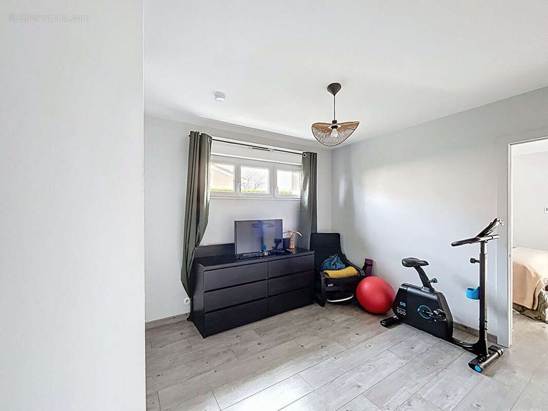 Maison à PAREMPUYRE