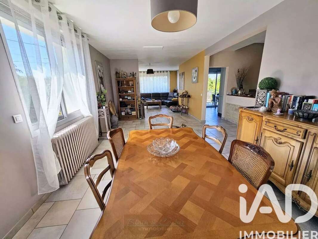 Maison 215 m² à Villemandeur  - photo 3