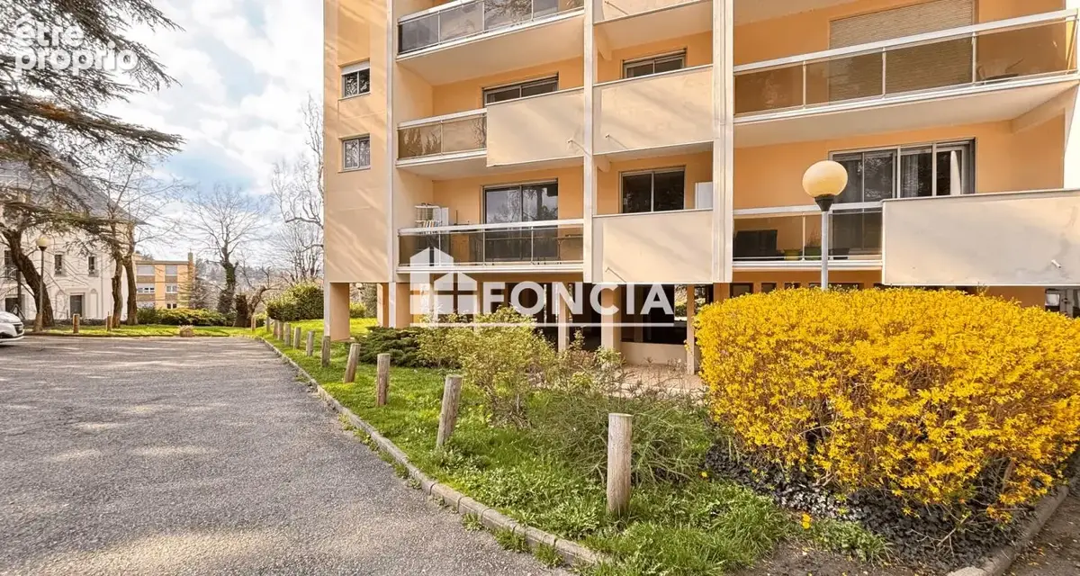 Appartement 4 pièces 90 m² · à Saint-Etienne · 90 m² · 85 000 €