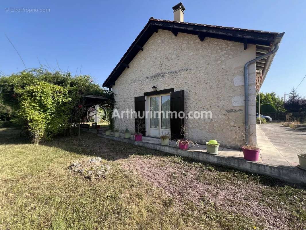 Maison à SAINT-ASTIER