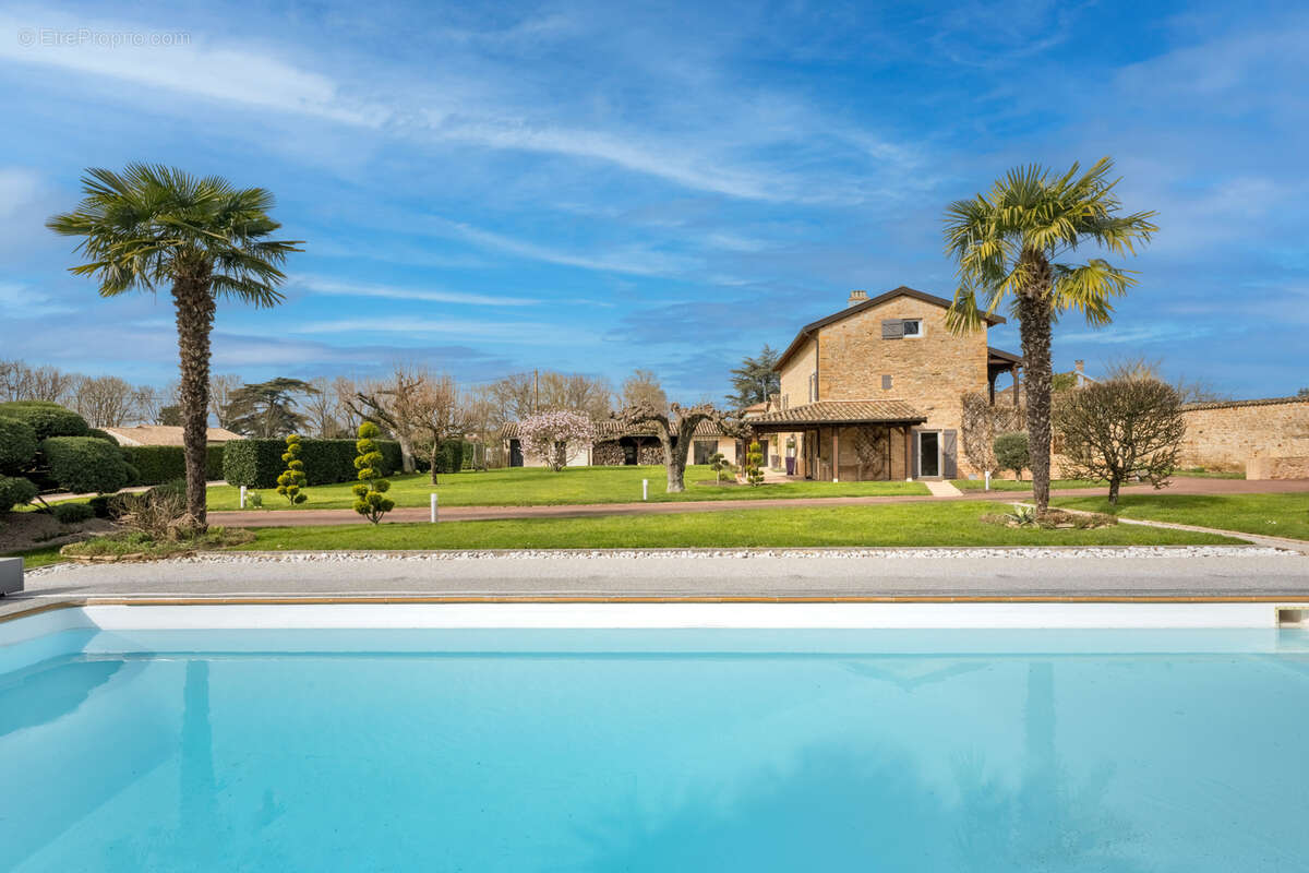 Maison à CHARNAY-LES-MACON