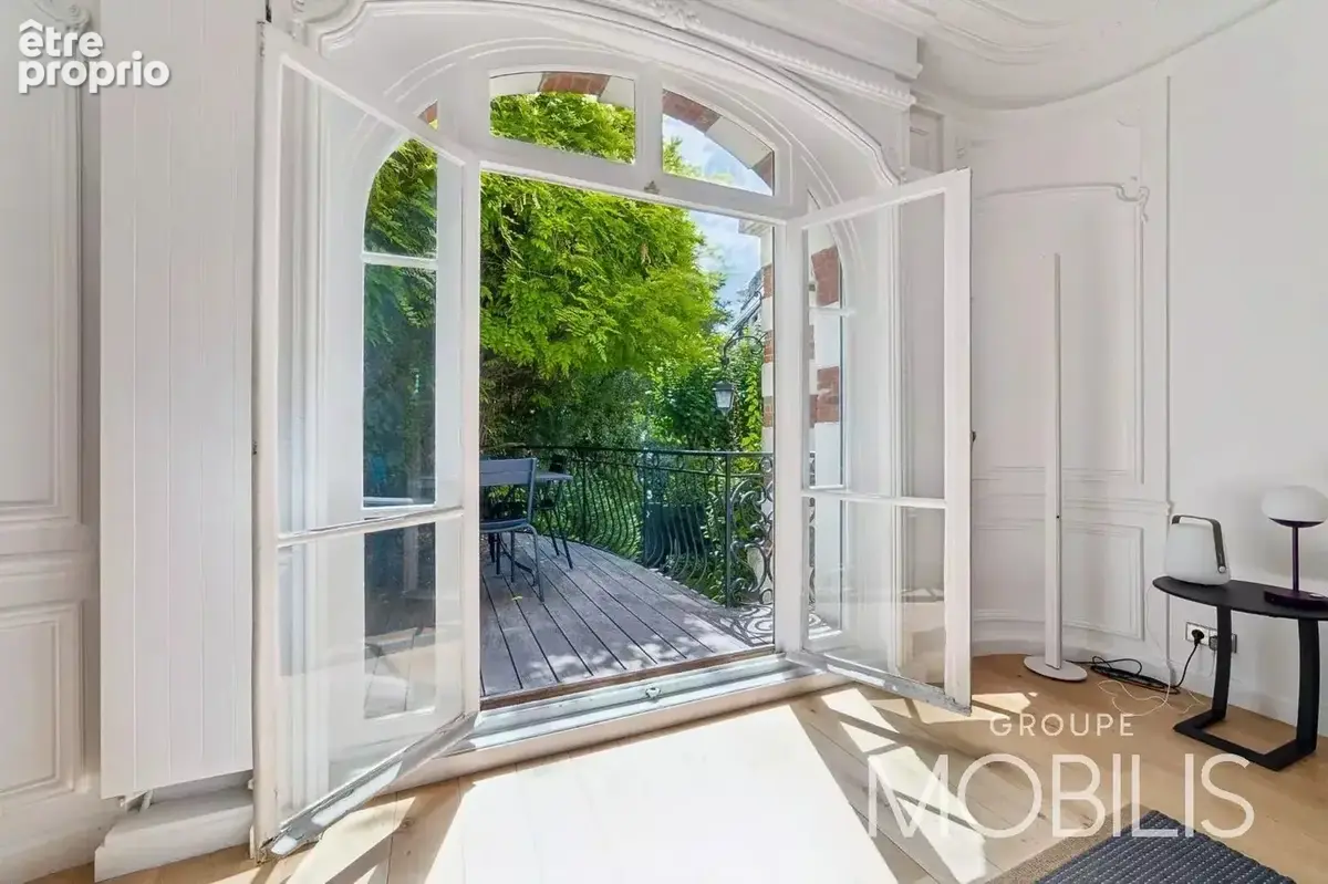 NEUILLY-SUR-SEINE - DUPLEX- 236m2-8 Pièces-5 Chambres- Jardin -3 Terrasses- Balcon - photo 8
