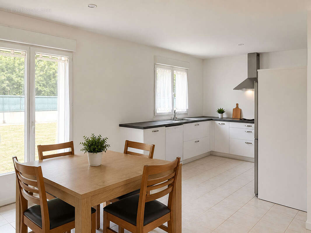 A vendre Crédin, maison 6 chambres, terrain d'environ 900m² - photo 2