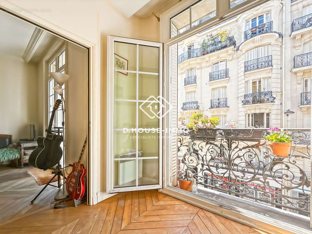 Appartement à PARIS-18E