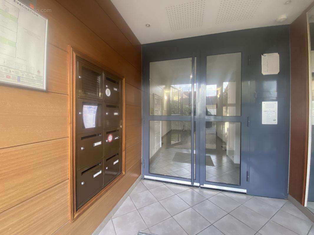 Appartement à BONNIERES-SUR-SEINE