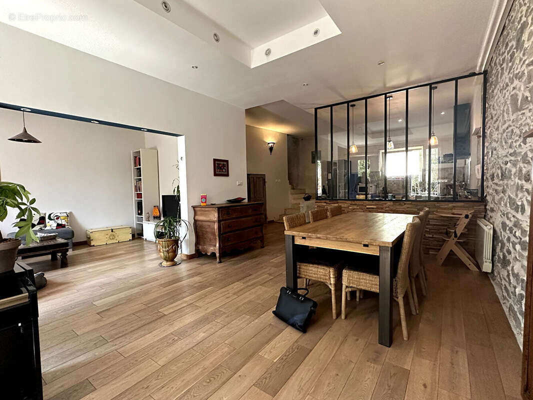 Caveirac Maison en pierres 4 chambres avec cour et parking - photo 2