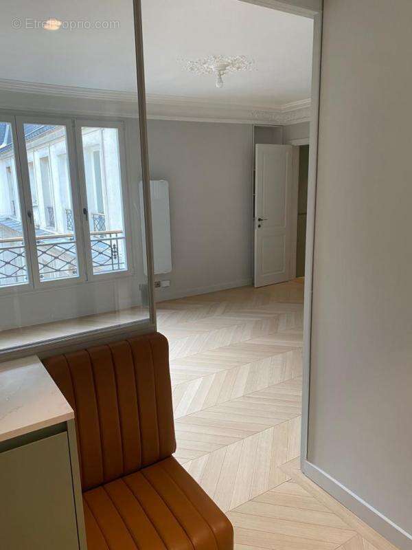 Appartement à PARIS-9E