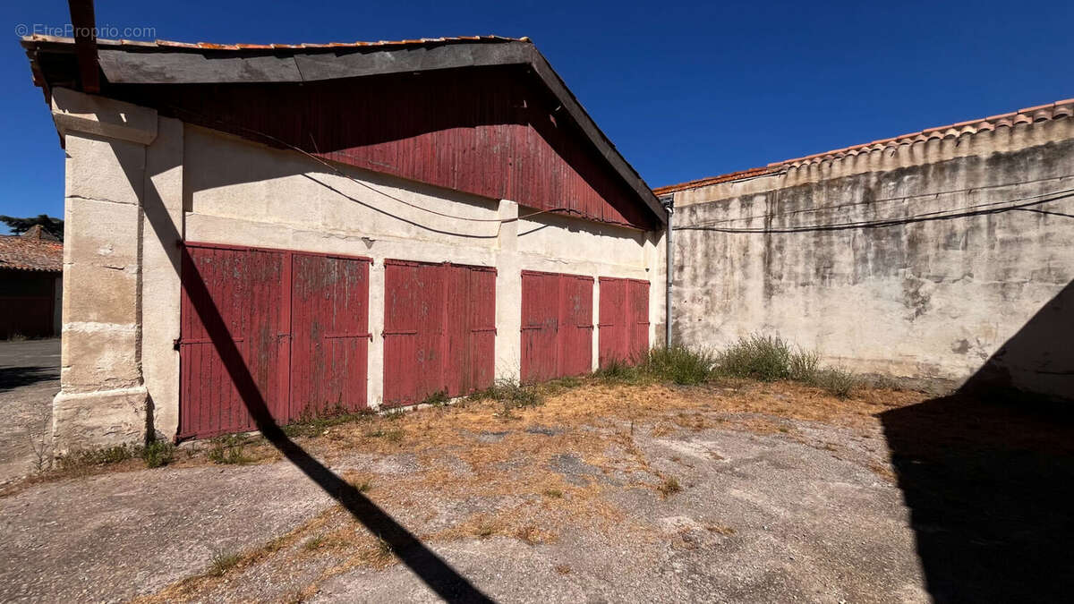 Parking / box - Béziers - 63m² - photo 2
