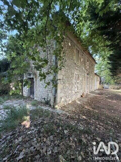 Maison 270 m² à Sainte-Radegonde  - photo 2