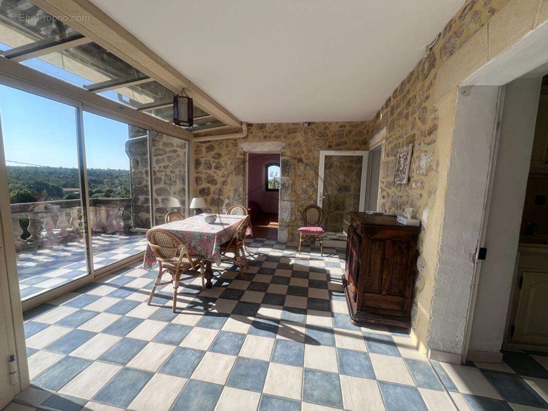 Propriété de caractère en pierres avec prestations haut de gamme, piscine et vue dégagée ? Village tous commerces - photo 13