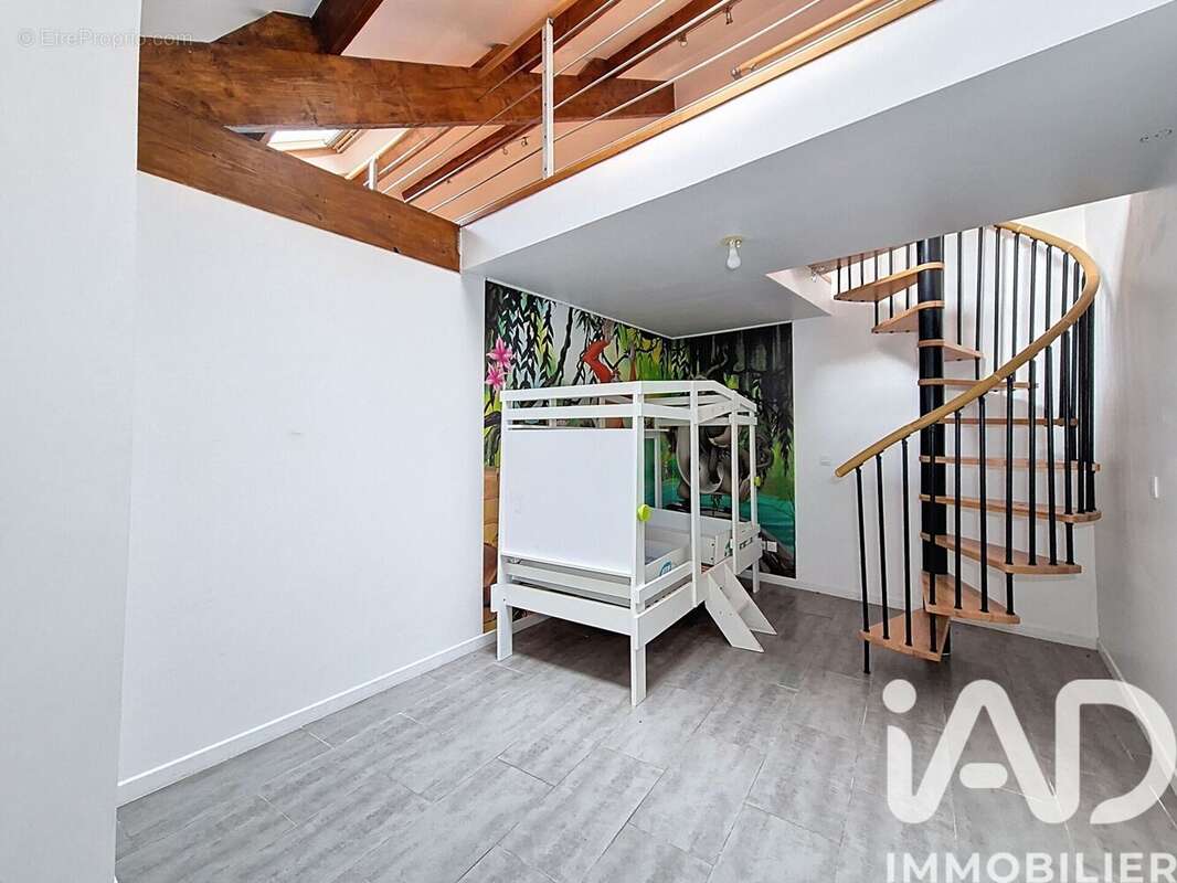 Maison 216 m² à Echouboulains  - photo 9