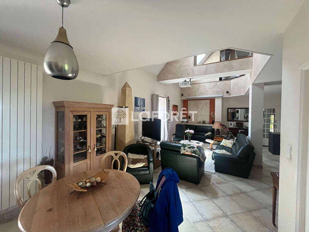 Maison à LUC-LA-PRIMAUBE