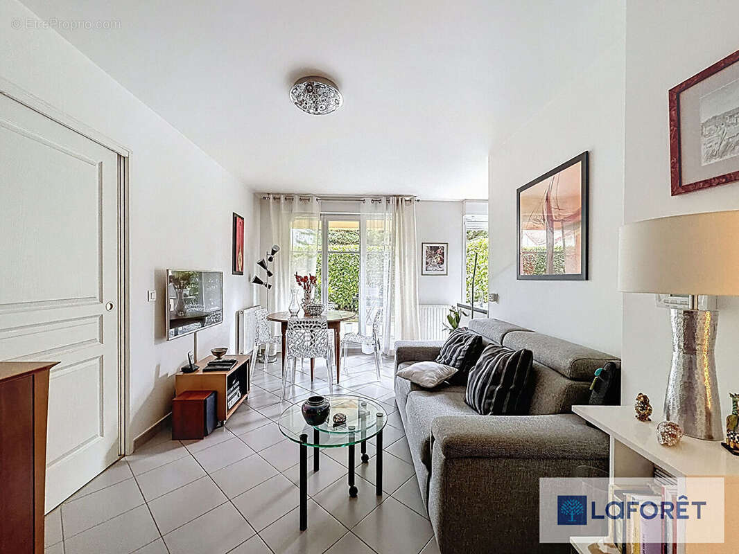 Appartement à LE PLESSIS-TREVISE
