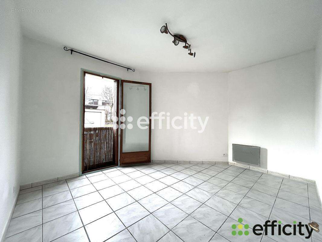 Appartement 81 m² à Vinay  - photo 10