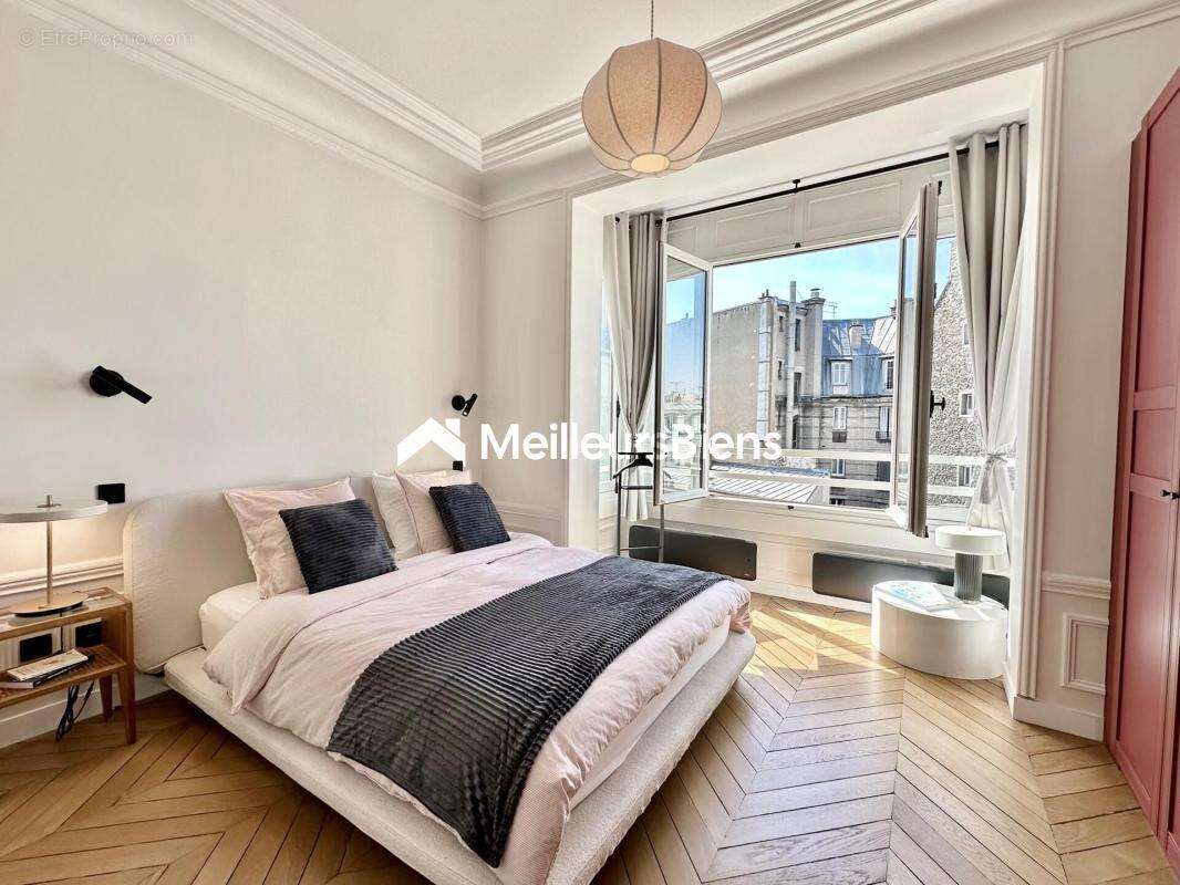 Appartement à PARIS-10E