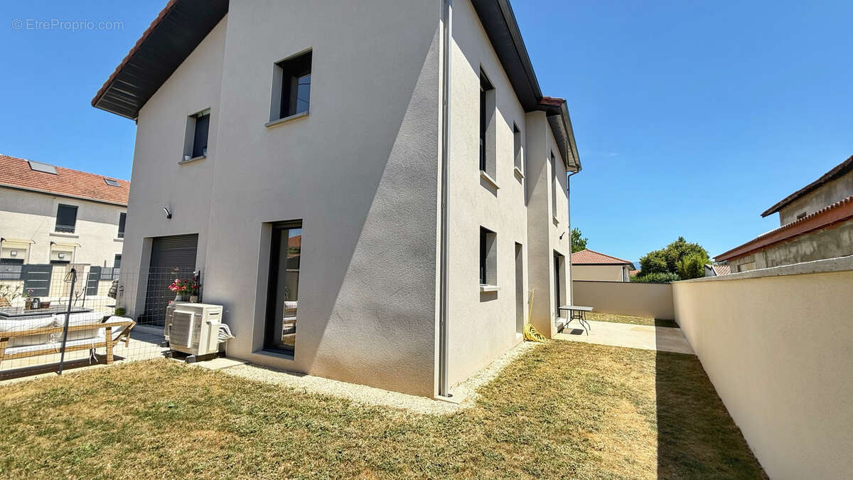SILLANS, Maison mitoyenne avec jardin - photo 12