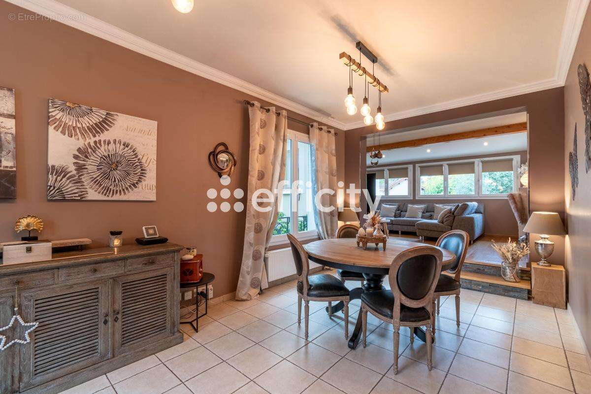 Maison à VILLENEUVE-LE-ROI